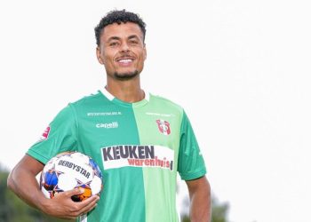 الوداد البيضاوي يستهدف إلياس برونكهورست ويقدم عرضًا رسميًا