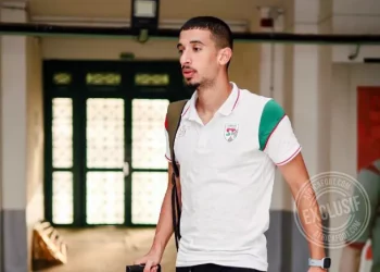 قاسم باشا يتعاقد مع نجم الدفاع التونسي آدم عروس