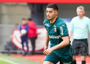 أنس زاروري، من بديل في لانس إلى نجم مؤكد في باناثينايكوس