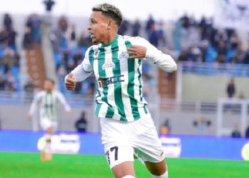 عمر الهنودي يوقع عقدًا مع نادي الطائي السعودي