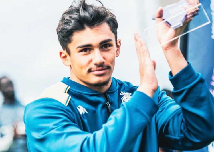 أستون فيلا مهتم بالتعاقد مع يانيس بن شاوش