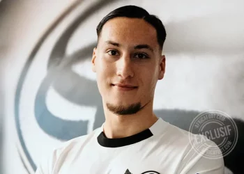 يونس ابن الطالب: نجم مغربي صاعد بين الدوري الألماني والمنتخب الوطني