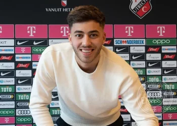 نادي بي إس في آيندهوفن يدرس التعاقد مع سفيان الكرواني