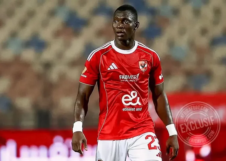 نادي بيراميدز يشنّ هجومًا مضادًا، والأهلي يردّ على أليو دينغ